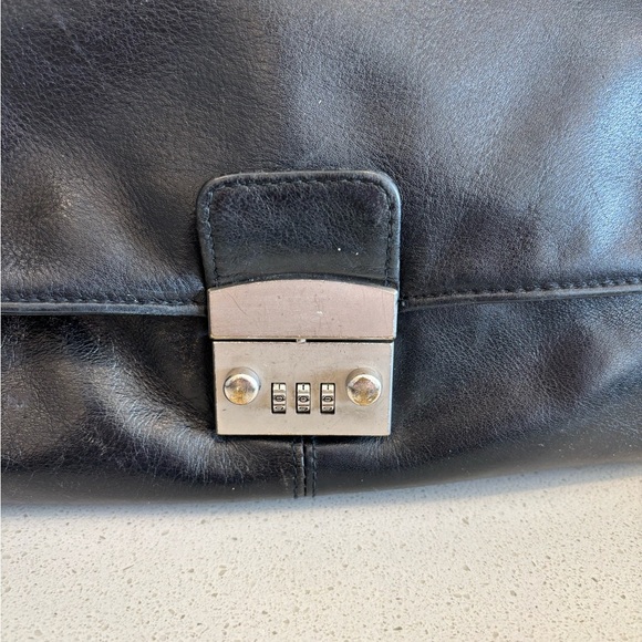 LE TANNEUR Briefcase Business Shoulder Bag Handbag Leather Black Lock EUC - Picture 2 of 9